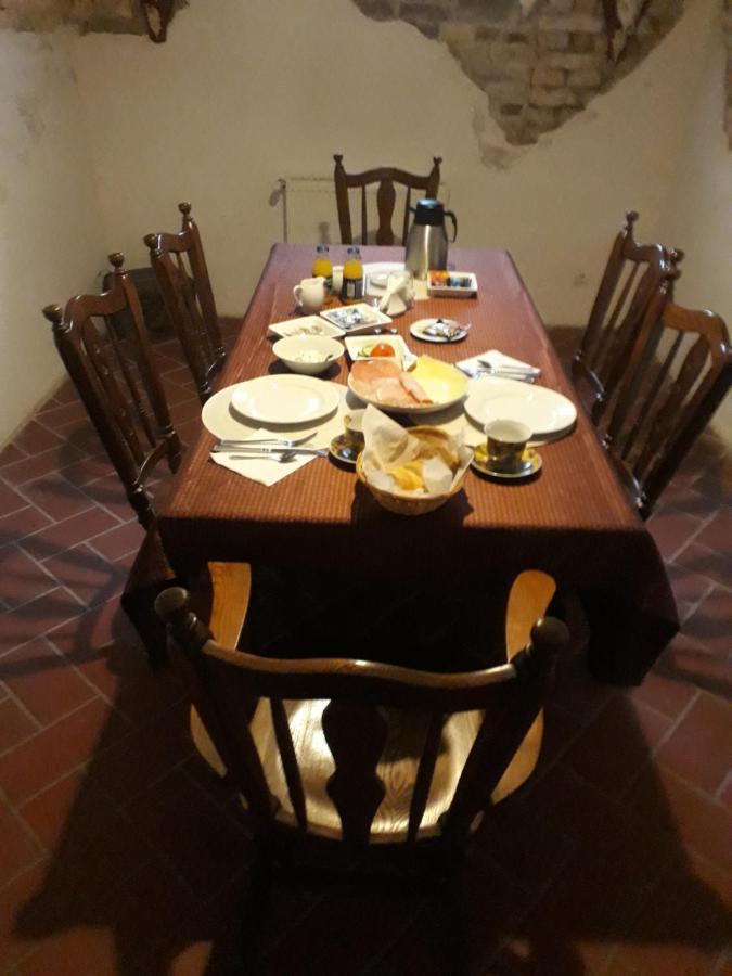 Dwor Strzyzew Bed & Breakfast Zelazowa Wola Eksteriør bilde