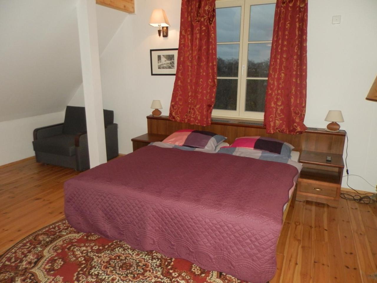 Dwor Strzyzew Bed & Breakfast Zelazowa Wola Eksteriør bilde