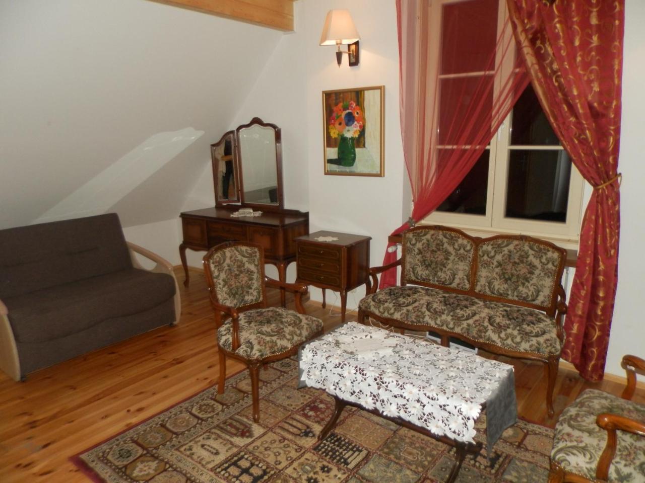 Dwor Strzyzew Bed & Breakfast Zelazowa Wola Eksteriør bilde