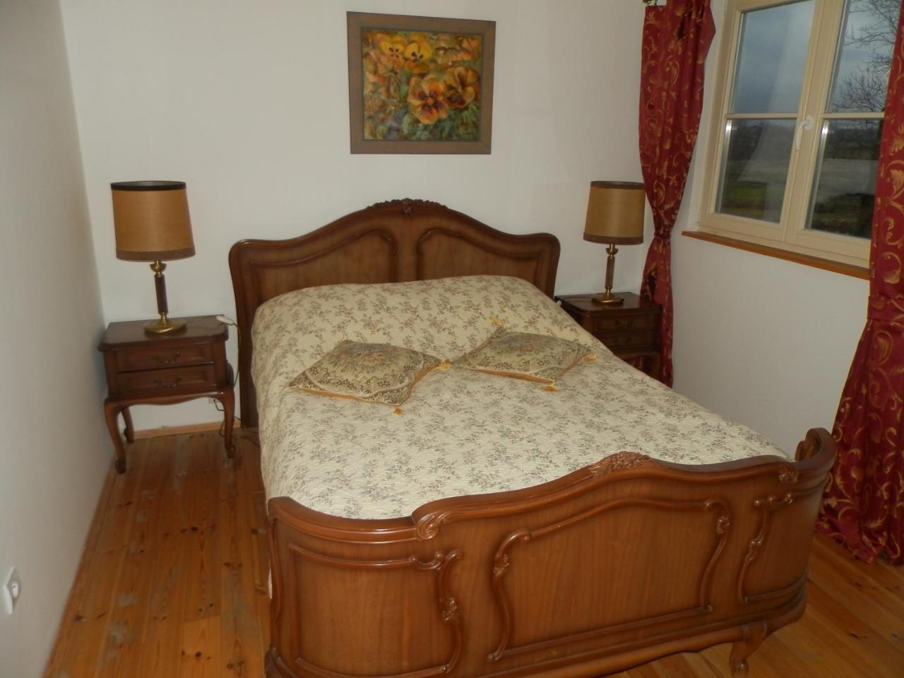 Dwor Strzyzew Bed & Breakfast Zelazowa Wola Eksteriør bilde